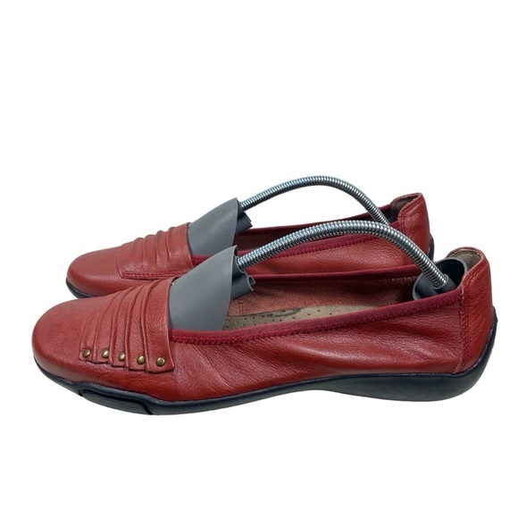 ARRAY Willow Flats 9.5W‎ Slip on Loafers Pleated Front Metal Accents Deep Red - Picture 3 of 12